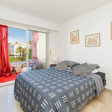 Vue Exceptionnelle Sur Du Midi En 1re Ligne- 2 Daire Cannes